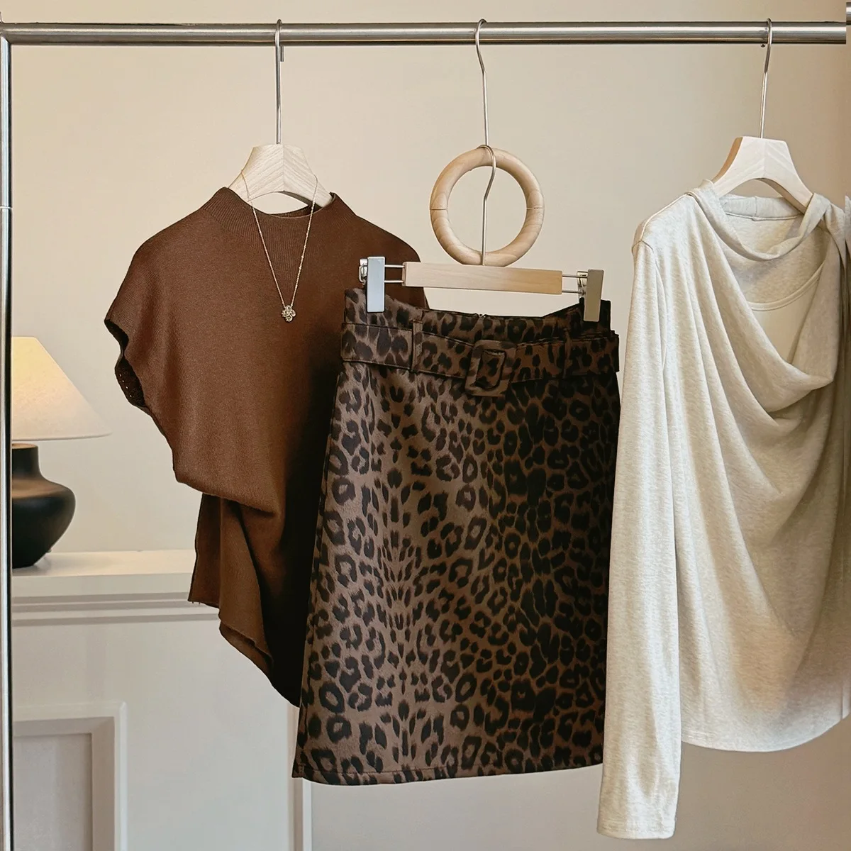 Seoulish Retro Leopard Print Suede Midi Skirt for Women Autumn High Waist Slim Versatile A‑Line Bodycon Straight Skirt Female
