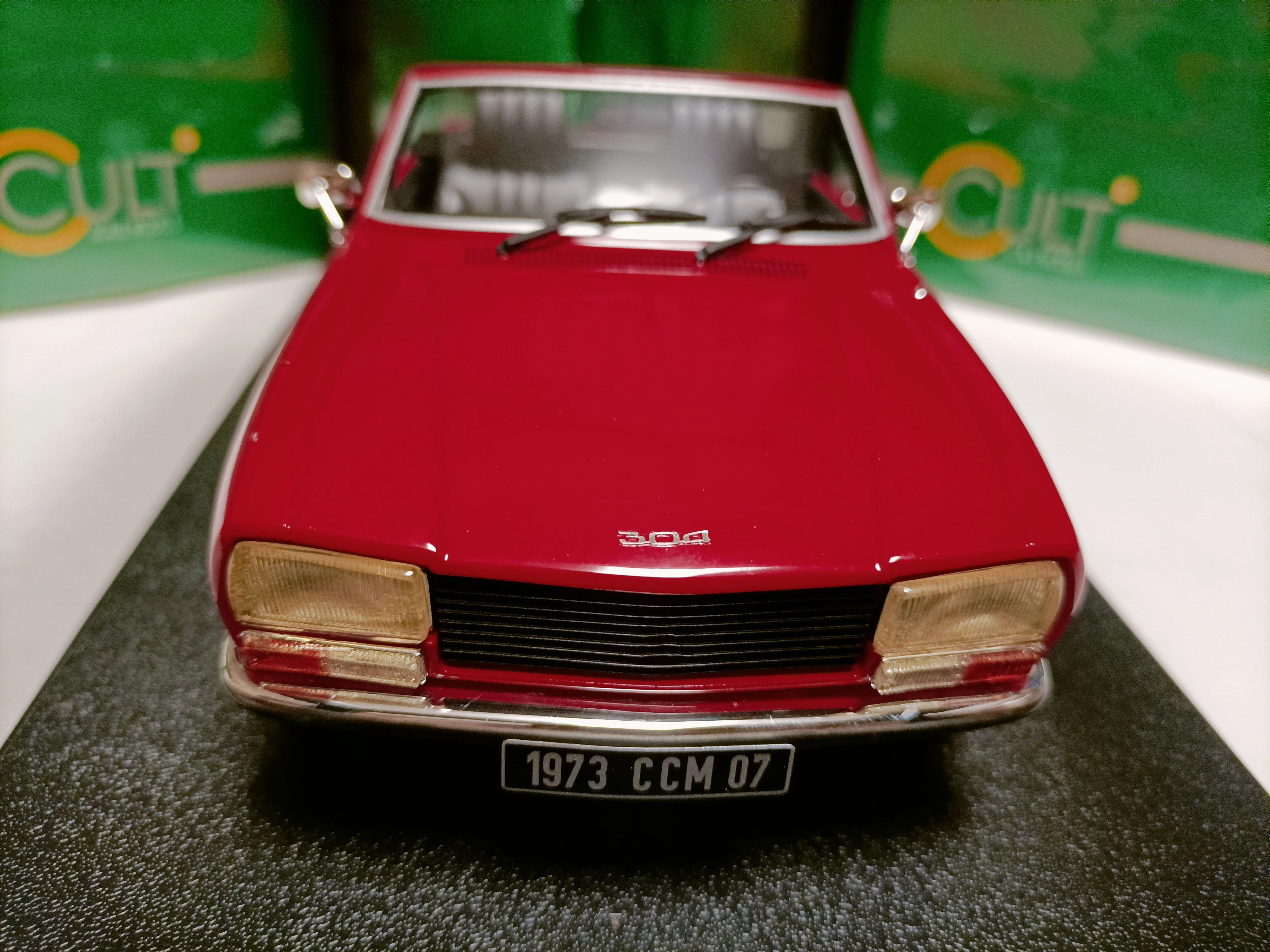 Cult 1:18 304 Cabrio 1973 Red Simulation Limited Edition Resin Metal Static Car Model Toy Gift