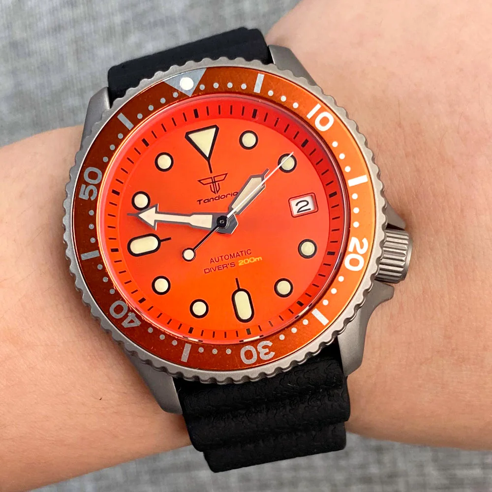 Imagem -02 - Tandorio-relógio Masculino de Titânio de Luxo Laranja Skx 3.8 Relógios Mecânicos Mergulhador 20bar Impermeável Relógio Esportivo Nh35 Genuíno