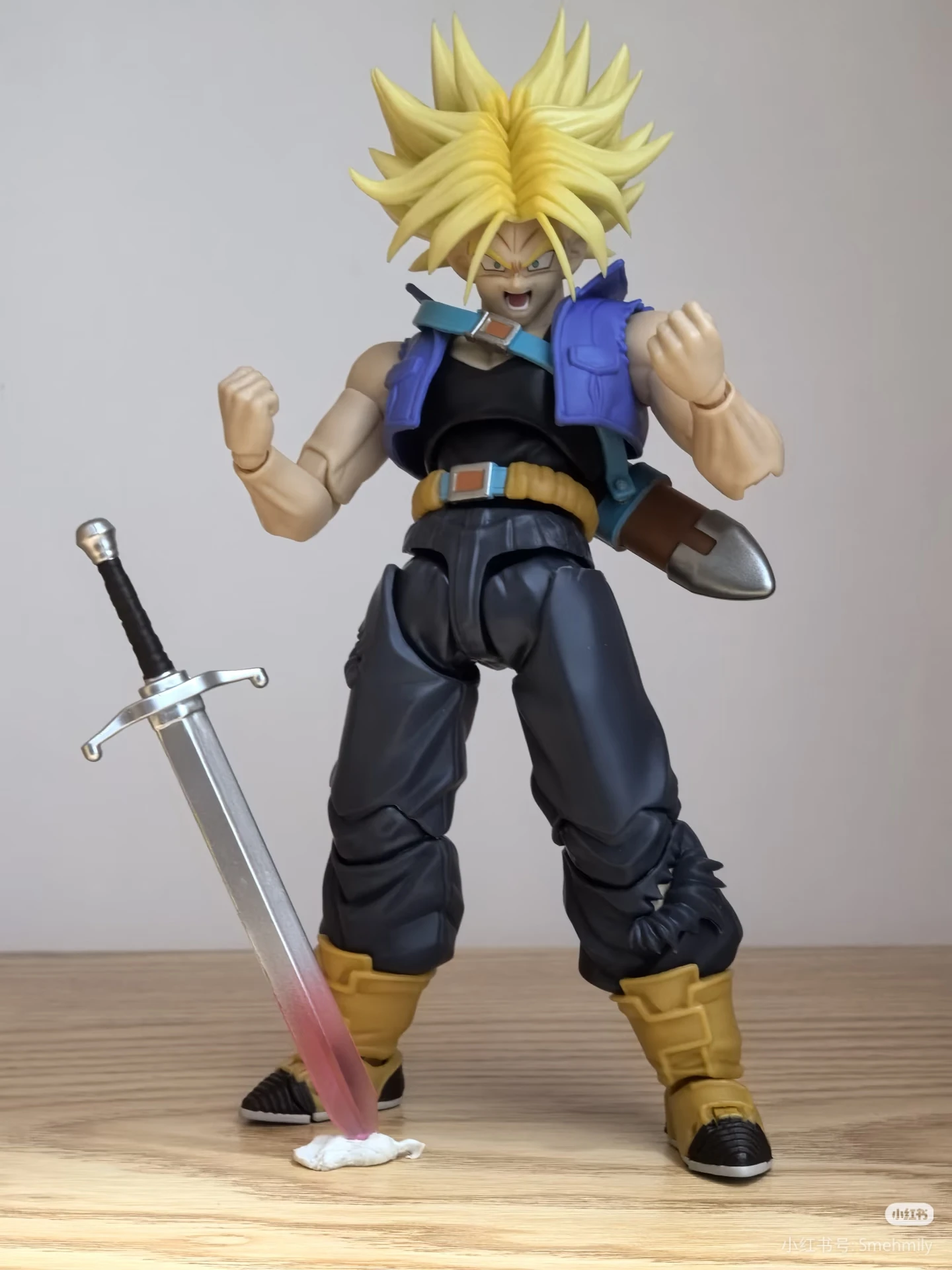 متوفر في المخزون شيطاني صالح Shf جذوع الشكل لعبة دراغون بول Z سوبر سايان الشكل الصبي من المستقبل ابن الغد تمثال اللعب