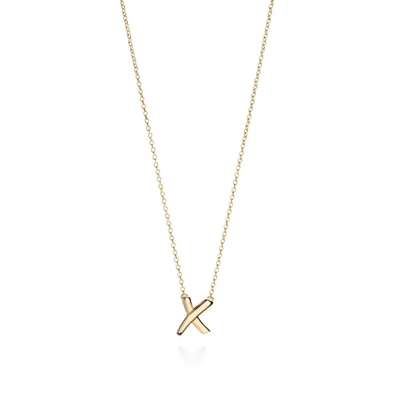 Minimalist Geometric Heart Pendant Necklace for Women Glossy Polished Metal Neck Chain Adjustable Length Elegant Fashion Accessory for Casual & Formal Events, Sweet Gift for Girlfriend Mother Female Relatives