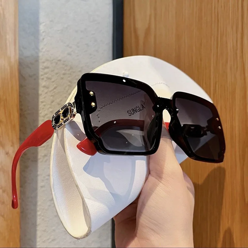 

UV Resistant High-end Fashionable Street Sunglasses for Women Without Frames, Personalized Home Sunglasses