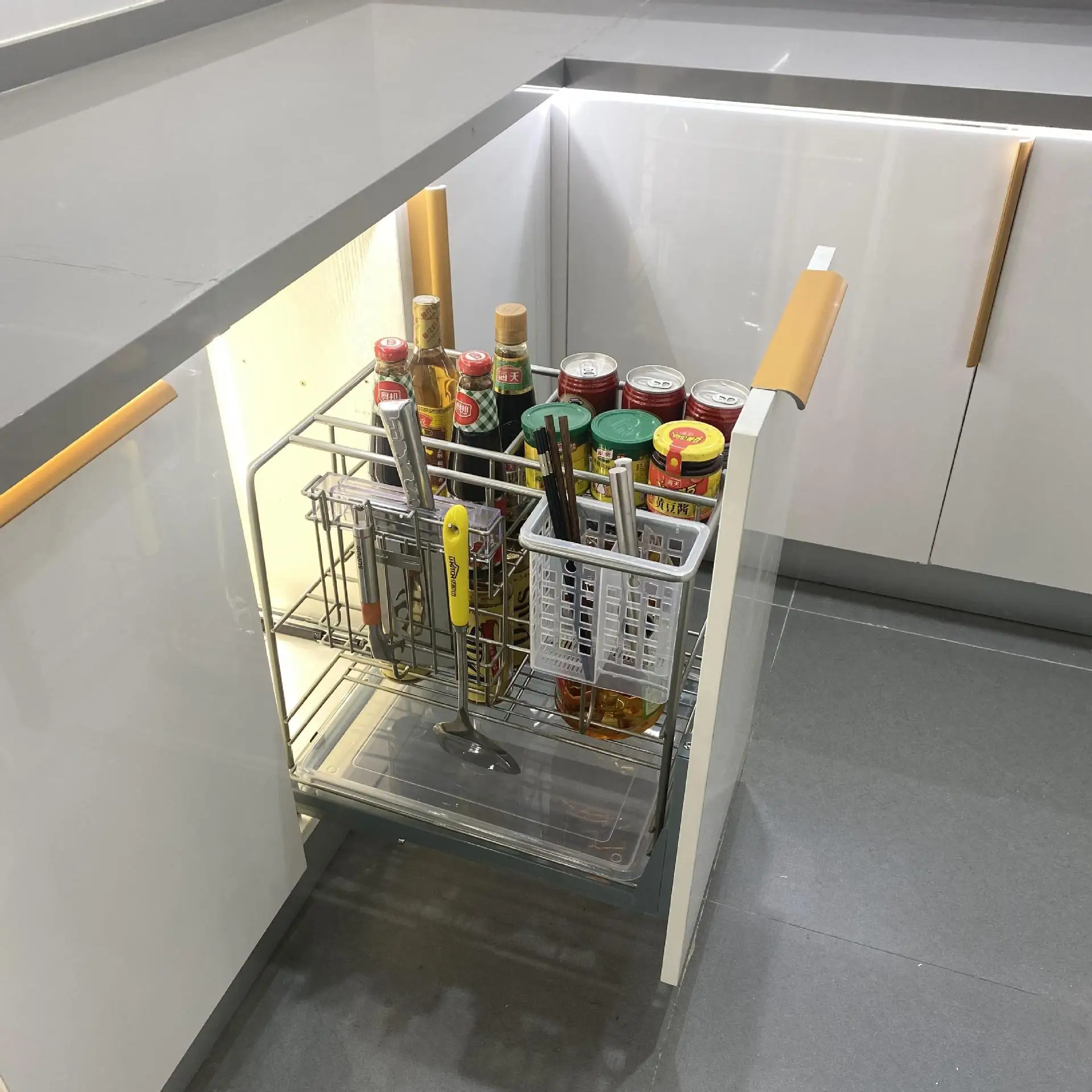 

Cabinet drawer type chopsticks knife and fork rack cutting board storage rack kitchen wire round wire multi-functional seasoning