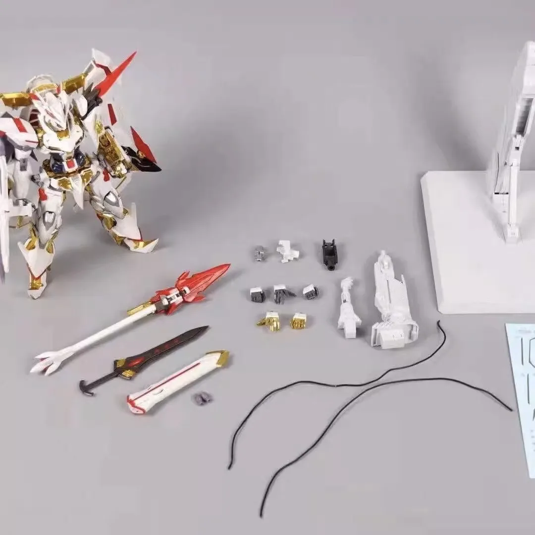 In Magazzino MG 1/100 Daban 8826 Astray Gold Frame Kit Modello di Montaggio Anime Action Figure Mbf-P01 Robot Modello di Plastica Regali Giocattoli