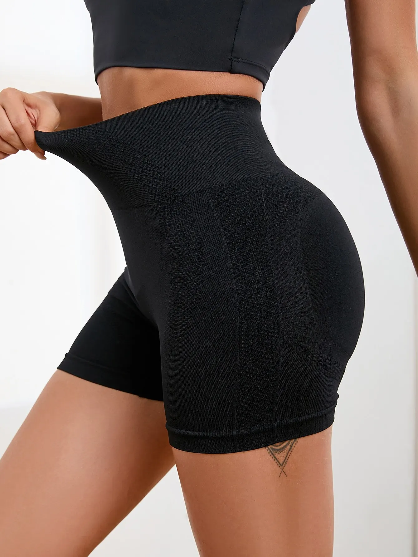 Women Yoga Shorts Fitness Seamless Push Up Trainning Qucik Dry Sportwear Shorts Casual Tummy Control Gym Cycling Shorts Female