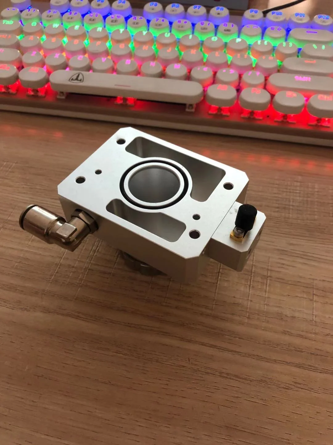 2022 تصميم جديد Raytools Bm111 رأس مستشعر الليزر لمكثف الليزر لرأس القطع بالليزر