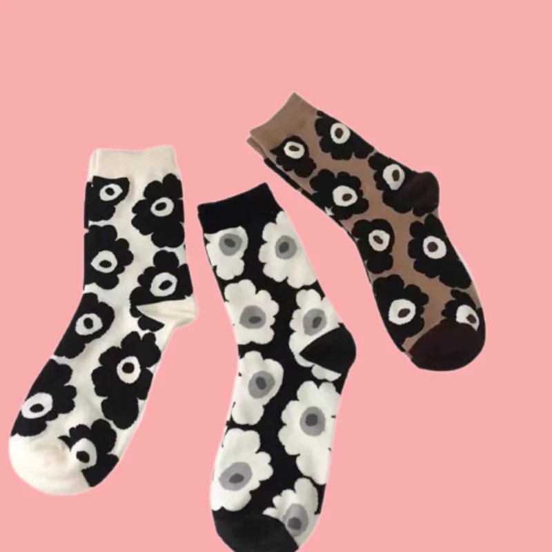 

5/10 Pairs 2024 New Retro Four-season Comfortable Mid-tube Socks Hyuna Style Casual Breathable Large Flower Socks