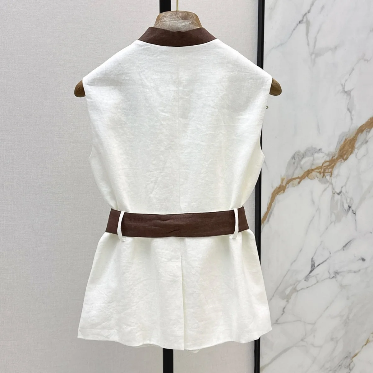 High Quality Women Stand Collar Sleeveless Vest Contrast Trim Self Belt Bow Tie Button Front Cropped Waistcoat lyt2670830