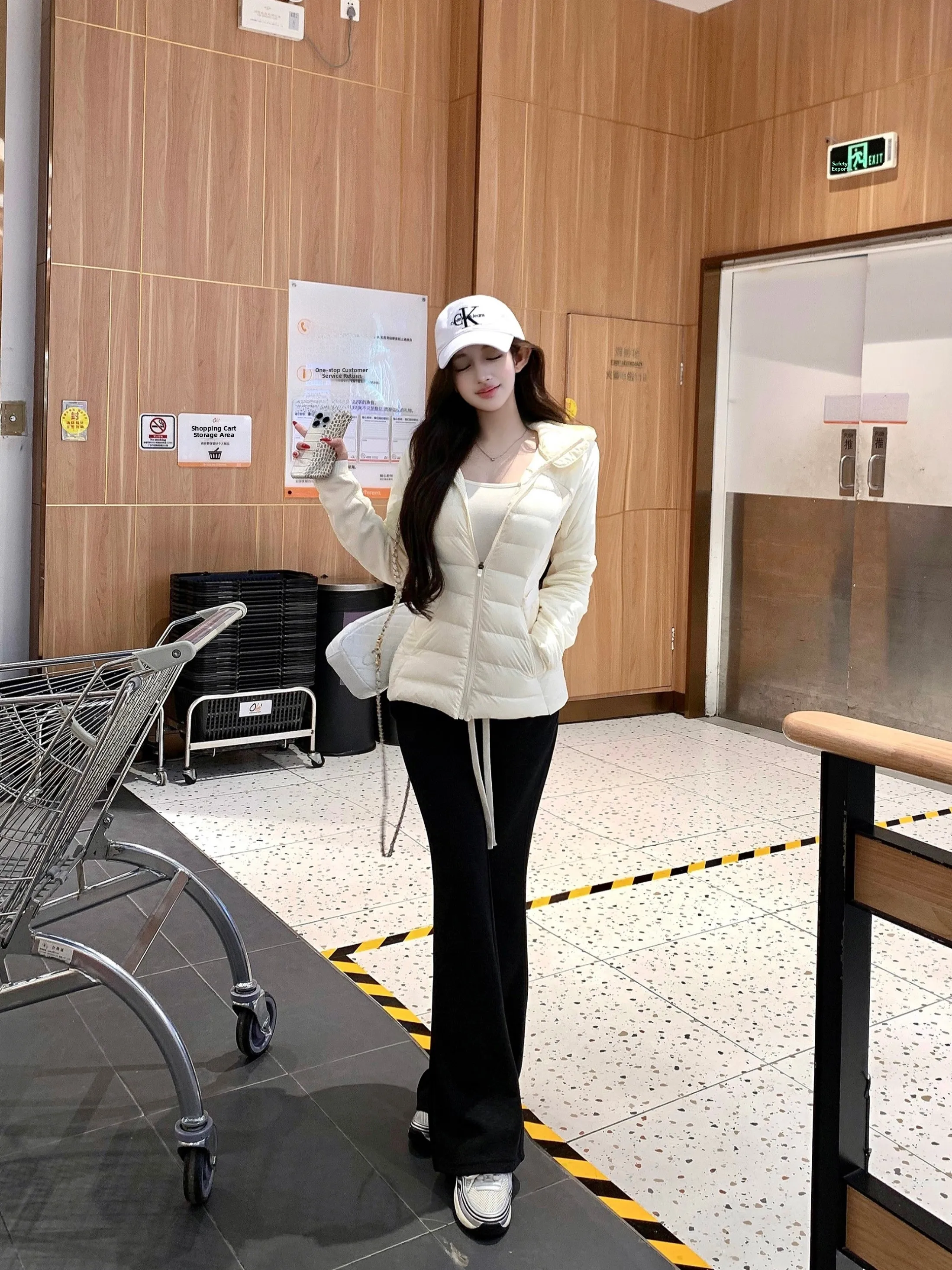 

Женская зимняя теплая хлопковая куртка на молнии с капюшоном, приталенный пуховый жилет, универсальное хлопковое пальто в корейском стиле с длинными рукавами