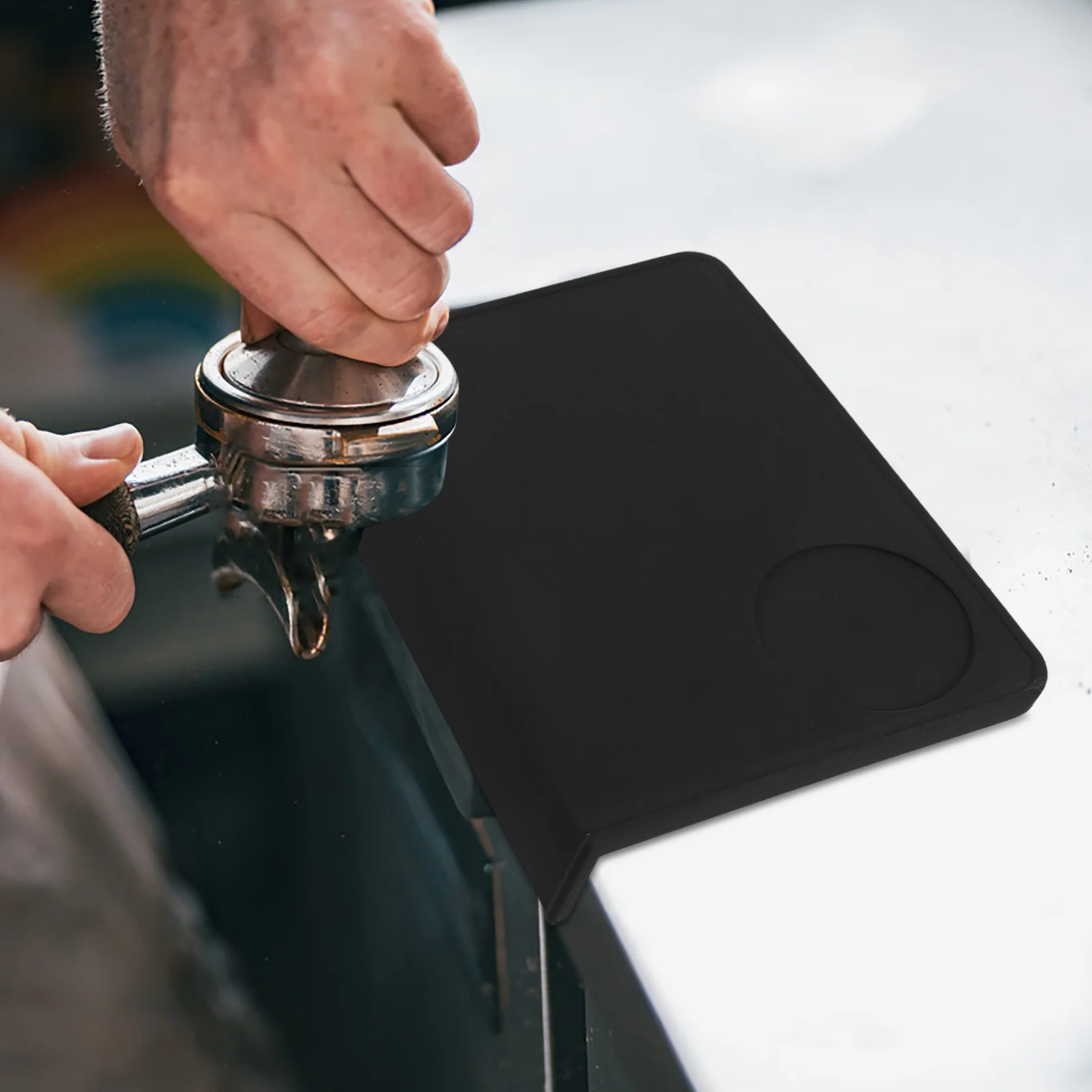 حصيرة سدادة قهوة من السيليكون غير قابلة للانزلاق بزوايا سوداء لمحطة إسبرسو ملحقات سطح الطاولة وسادة إسبرسو