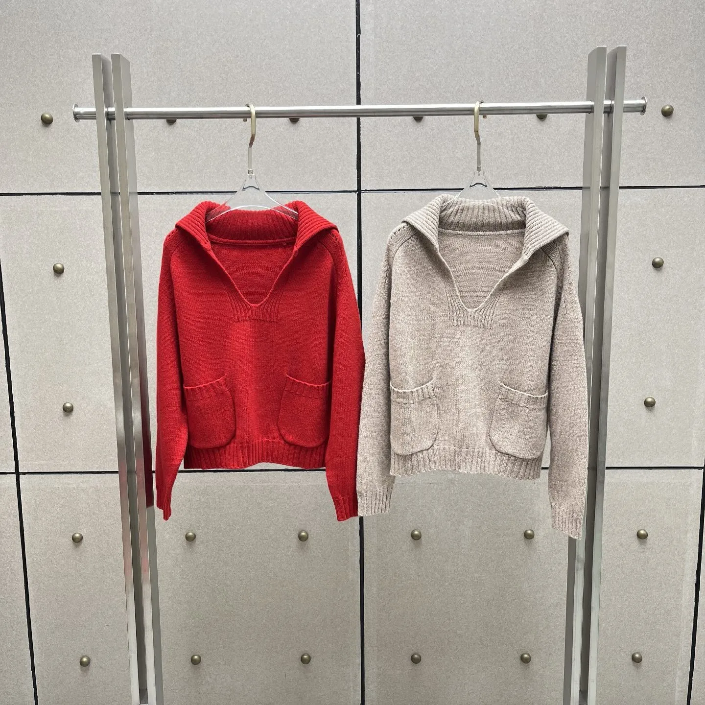 2026 Women's 100% Wool Knitwear Hooded Jumper with Deep Patch Pockets Casual Loose Fit Sweater High Quality Autumn Outerwear