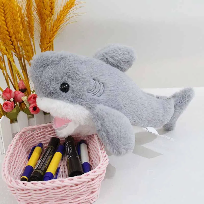 Porte-monnaie en peluche requin de dessin animé créatif, sac à crayons requin mignon, grande capacité, cadeaux pour enfants, écoliers du primaire