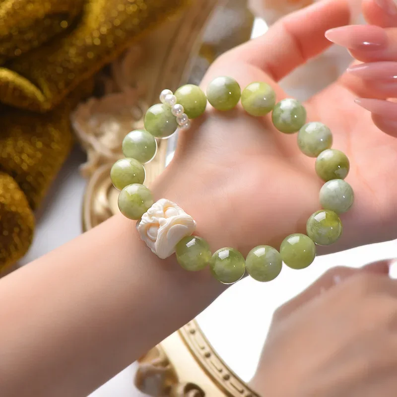 

Natural Green Milk Cover, Ivory Fruit, Lion Bracelet, Women's Light Luxury Fashion Bracelet