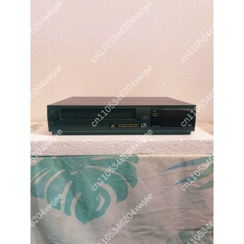 Vintage L15 VHS Cassette Tape Player Classic Analog Video Recorder Old Style Home VHS Format Video Playback Device