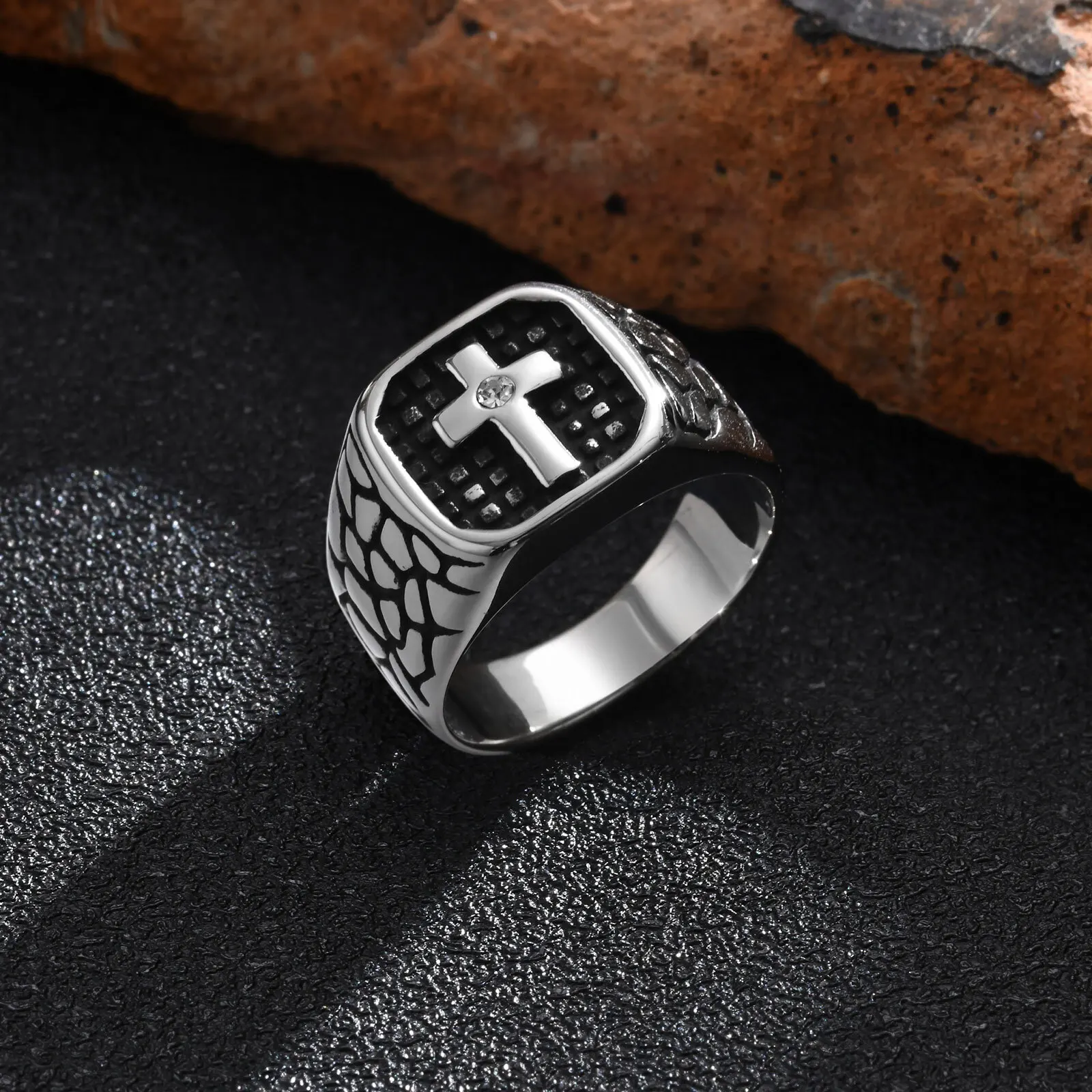 Punk Cross Stamp Ring for Men Boys,Stainless Steel Crack Warrior Men's Jewelry Viking Aesthetic Rings,Vintage Jewelry Gifts