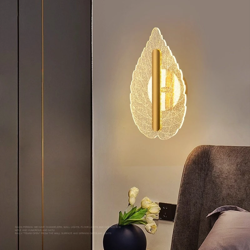 

Современные простые светодиодные настенные светильники с золотыми акриловыми листьями, роскошный минимализм, затемняемый блеск для гостиной, кабинета, спальни, настенный светильник