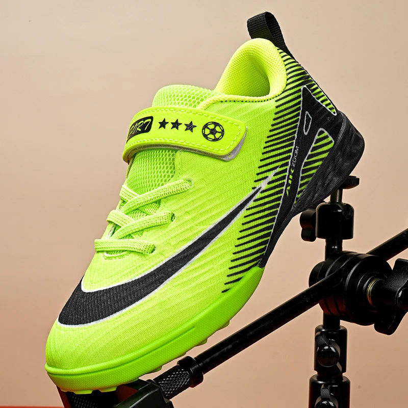 

New Kid Boys Football Boots Non-Slip Soccer Shoes Match Ultralight Professional TF Sneakers Comfortable Sports Shoes Unisex