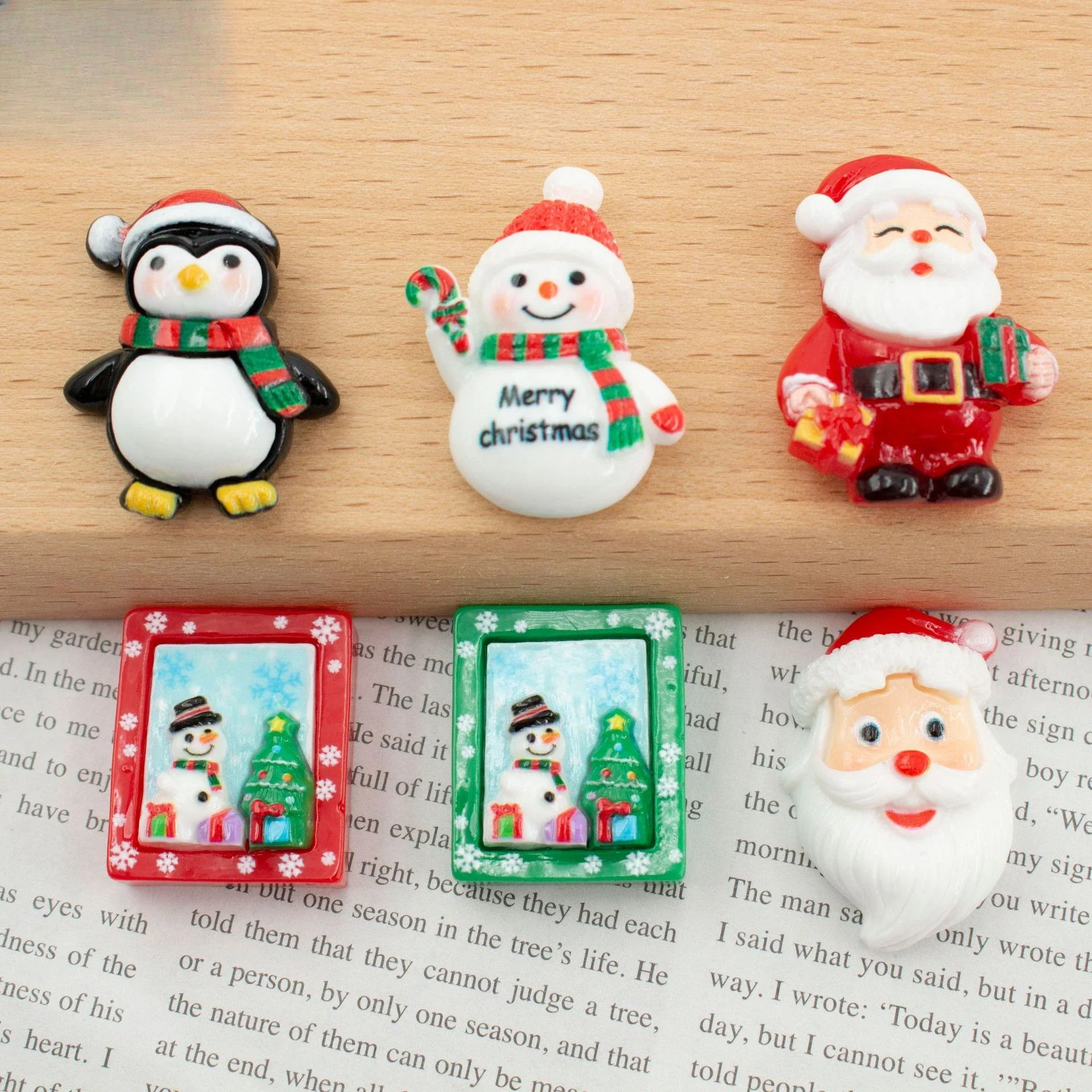 100pcs Wholesale Mini Christmas Tree Snowman Socks Flatback Resin Cabochon DIY for Phone Case Hairpin Keychain Pendant Scrapbook