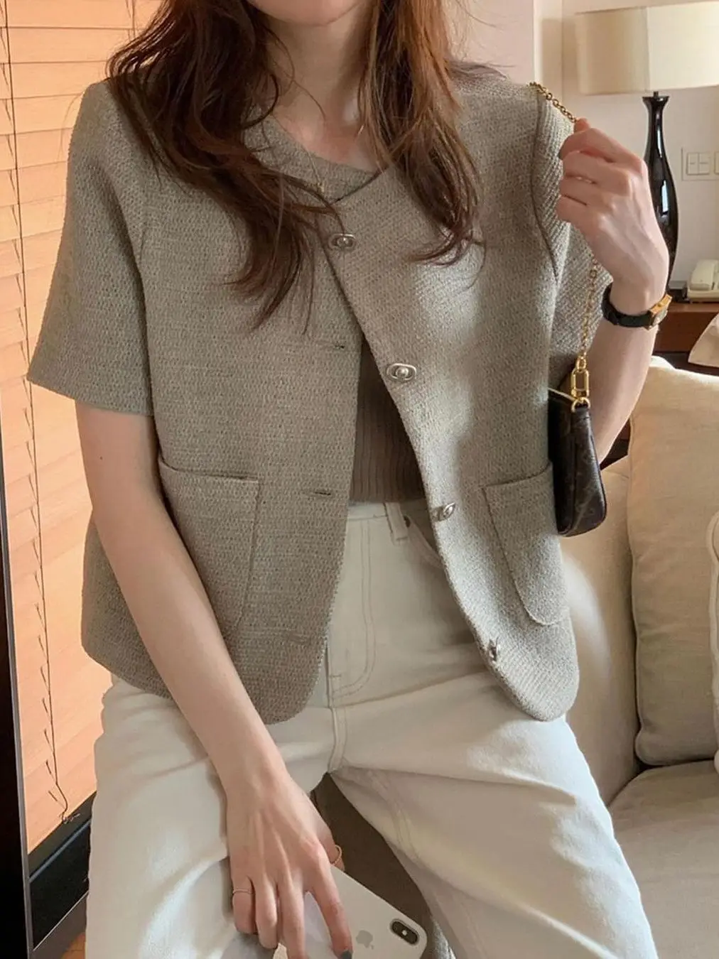 

Elegant round Neck Short Sleeve Tweed Jacket Women's Retro High-End Sensation Small Fragrance Style Versatile Short Coat