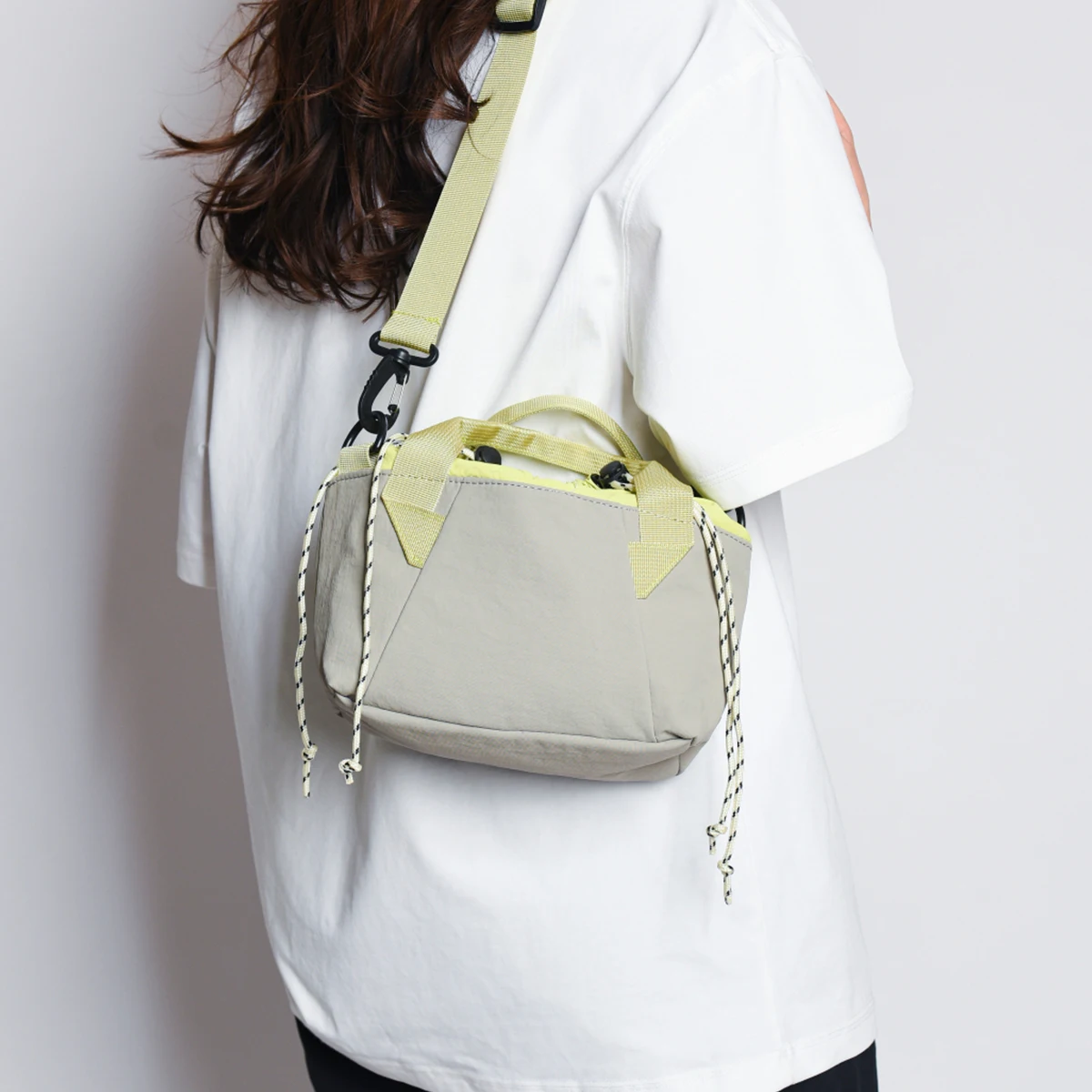 nicho-mini-leve-simples-bolsa-pequena-com-cordao-para-batom-tecidos-bolsa-versatil-para-telefone-bolsa-crossbody-de-ombro-leve-para-viagem-bolsa-de-cafe-da-manha-para-trabalho