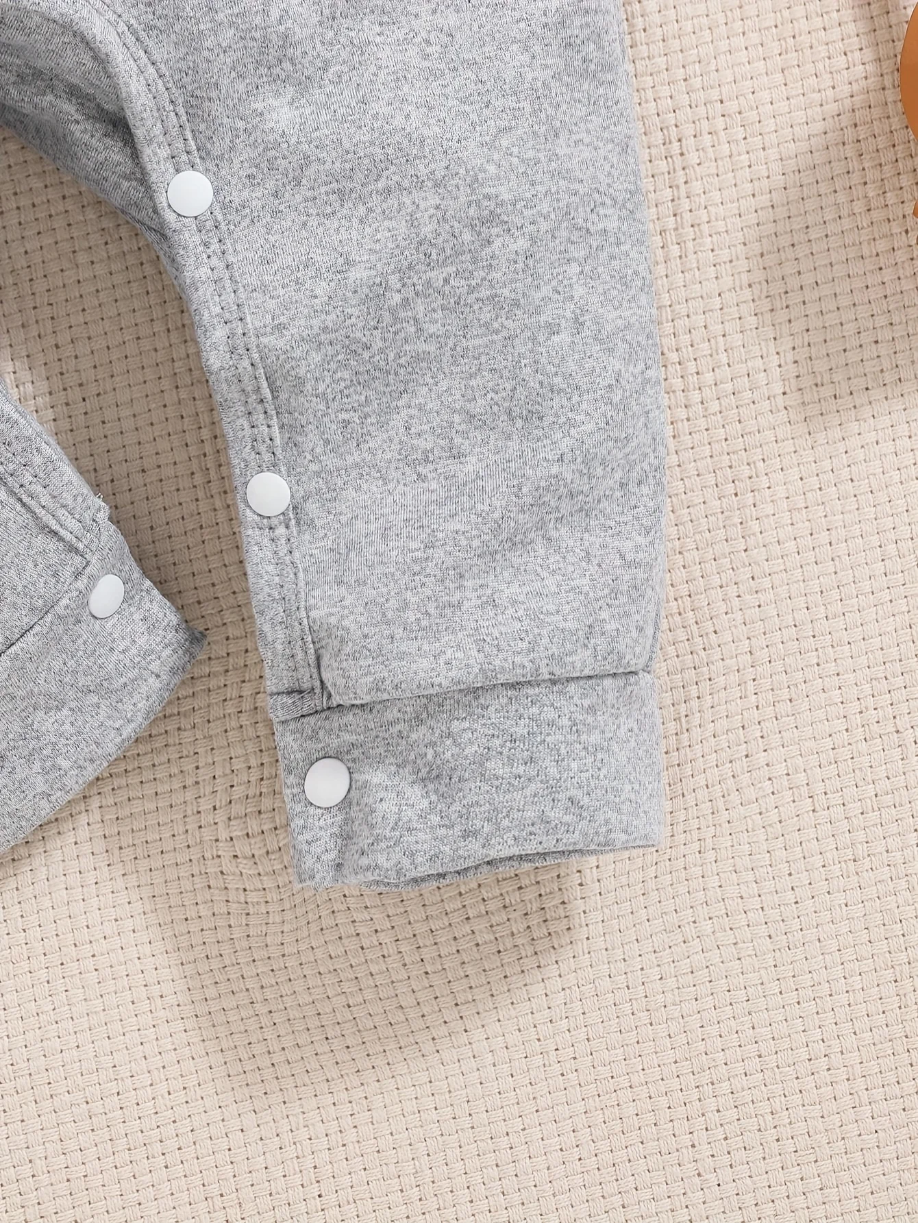 【معتمدة】تصميم نقل الحرارة بنمط كارتون ليون كينج سيمبا، قماش ناعم، بذلة بأكمام طويلة، يجب اقتناؤها لمحبي ديزني، مثالي للأنشطة الخارجية، بدلة زحف للأطفال، يجب اقتناؤها لهدايا الأطفال