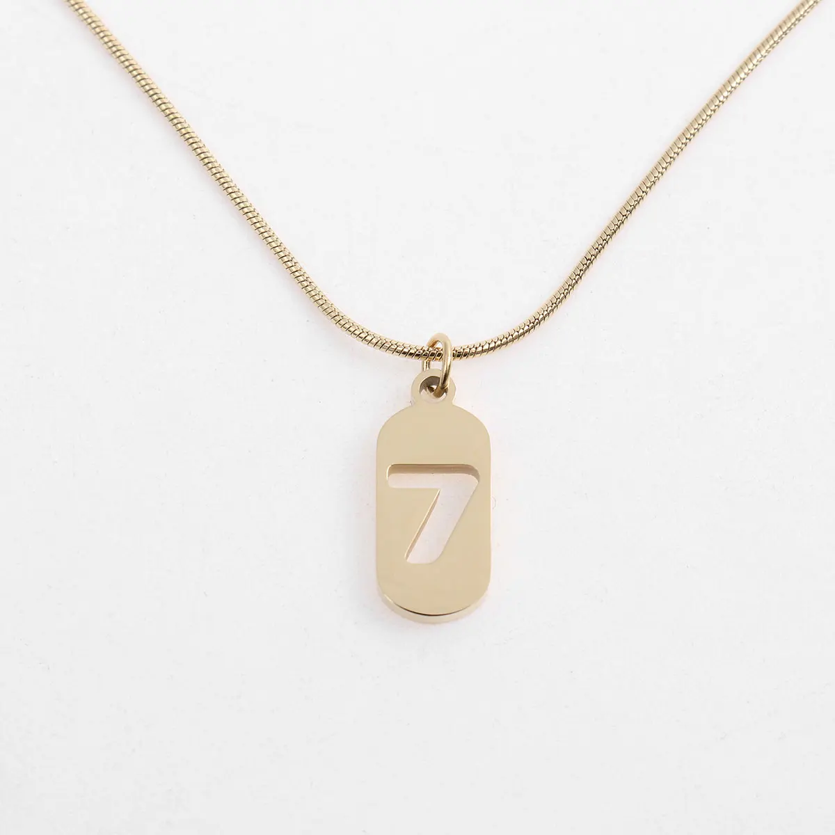 

Elegant Lucky Square Pendant Necklace Golden Clavicle Chain For Women Beach Party Prom Vacation Accessory Fashionable Jewelry