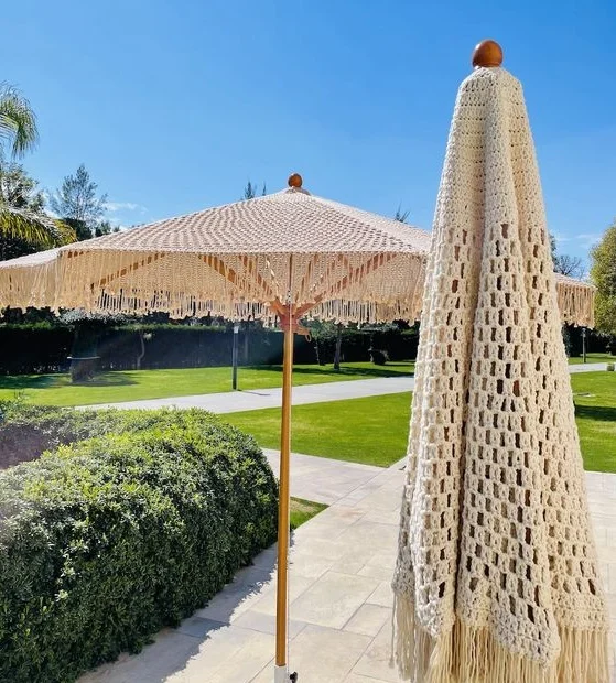 250cm Diameter Umbrella Custom Wood Grain Aluminum Center Pole Beach Umbrella with Handmade Tassels & Macrame Fringe Canopy