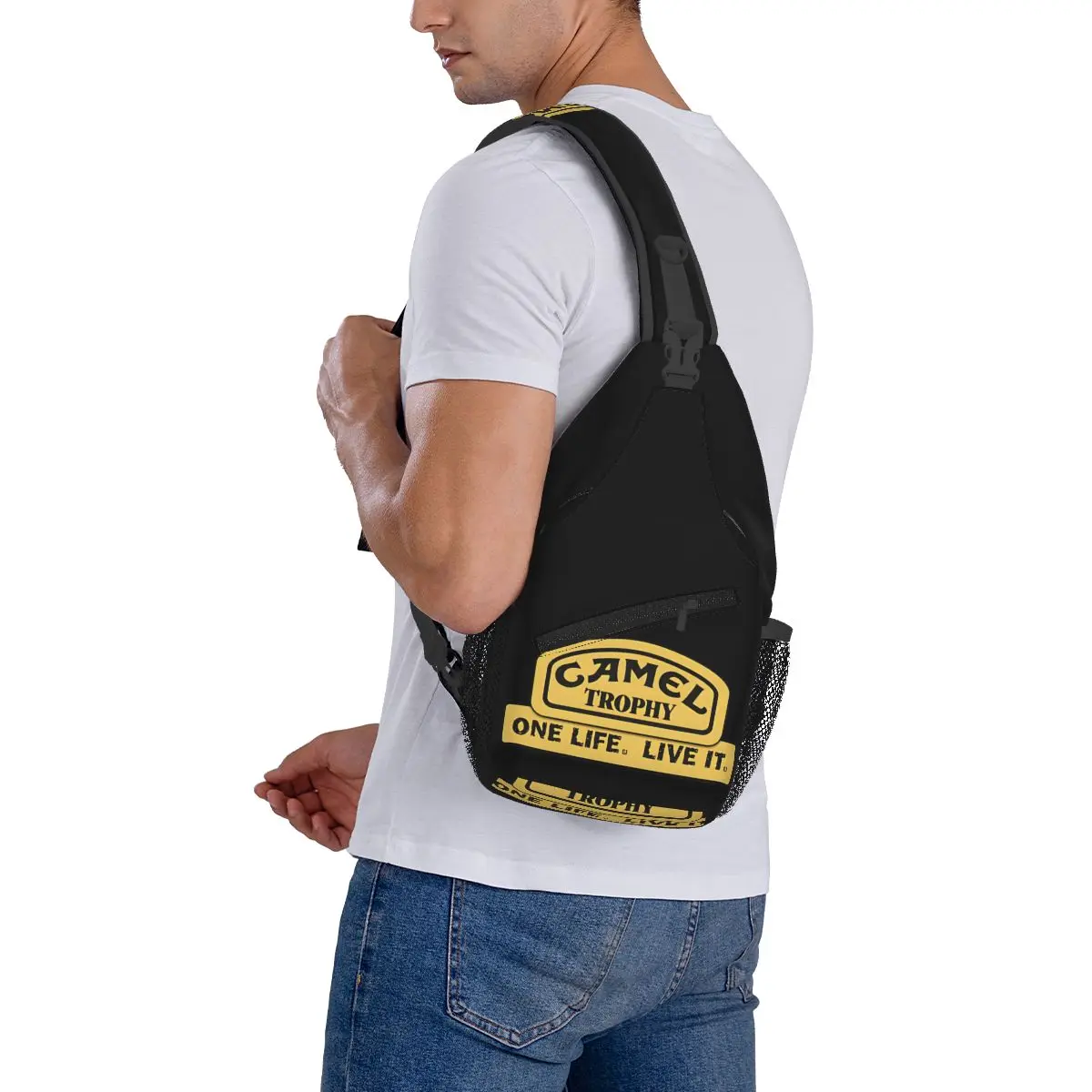 Bolsa de estilingue Troféu Camelo, One Life Live It, mochila tiracolo, mochila casual para caminhadas e viagem