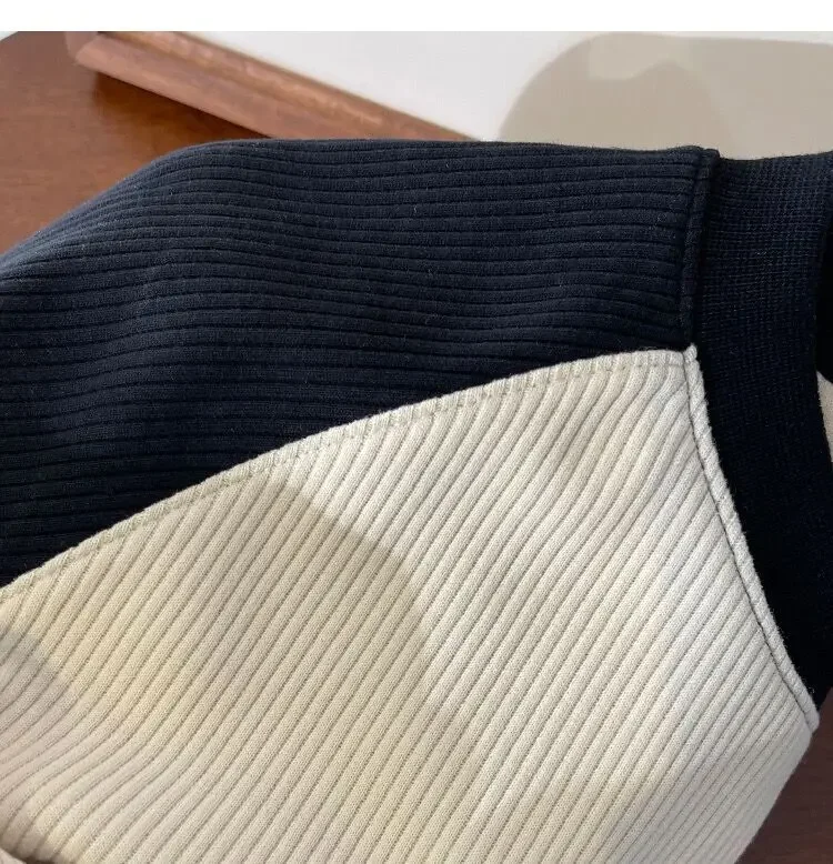 New Men's Long Sleeved Round Neck Pullover Casual Base Sweater with Vertical Stripe Splicing Contrasting Color Sweatshirt XJ170