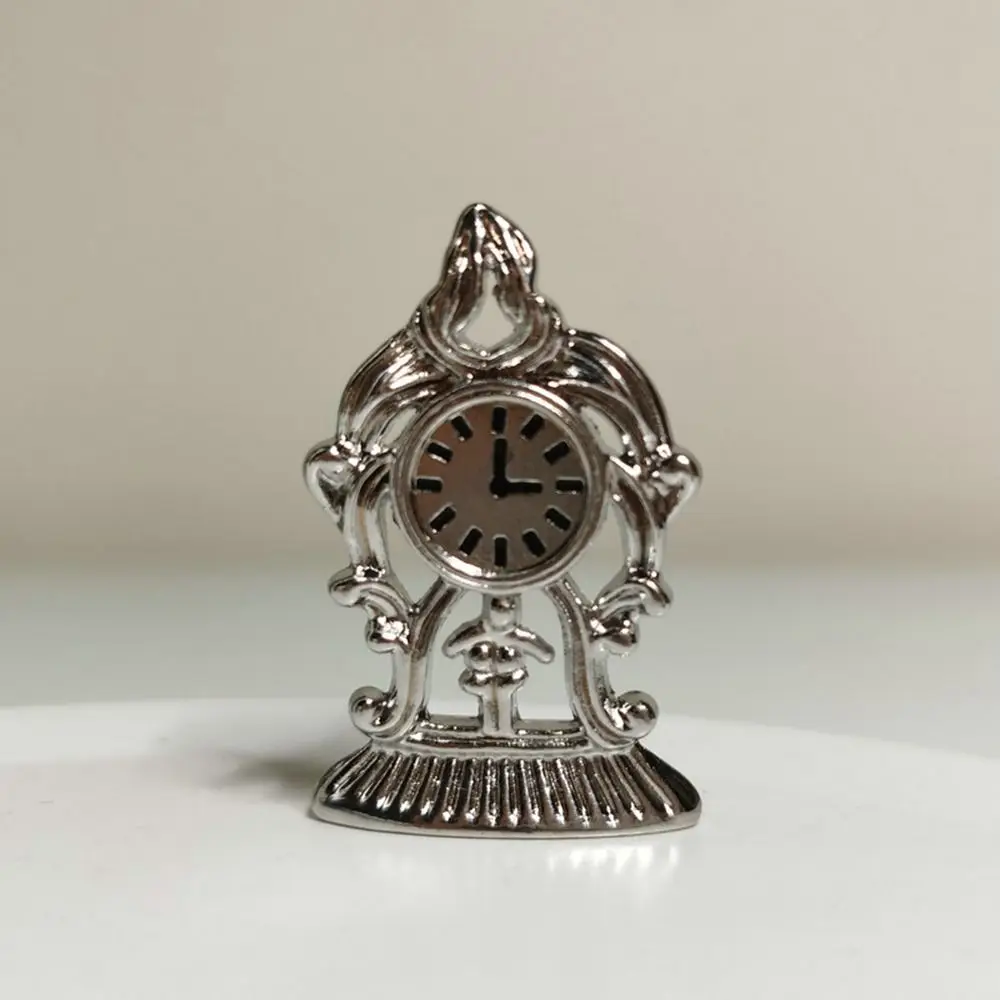 Escala 1:12 despertador 2 cores bolso europeu mini decoração de casa metal casa de bonecas brinquedo em miniatura decoração de casa de bonecas