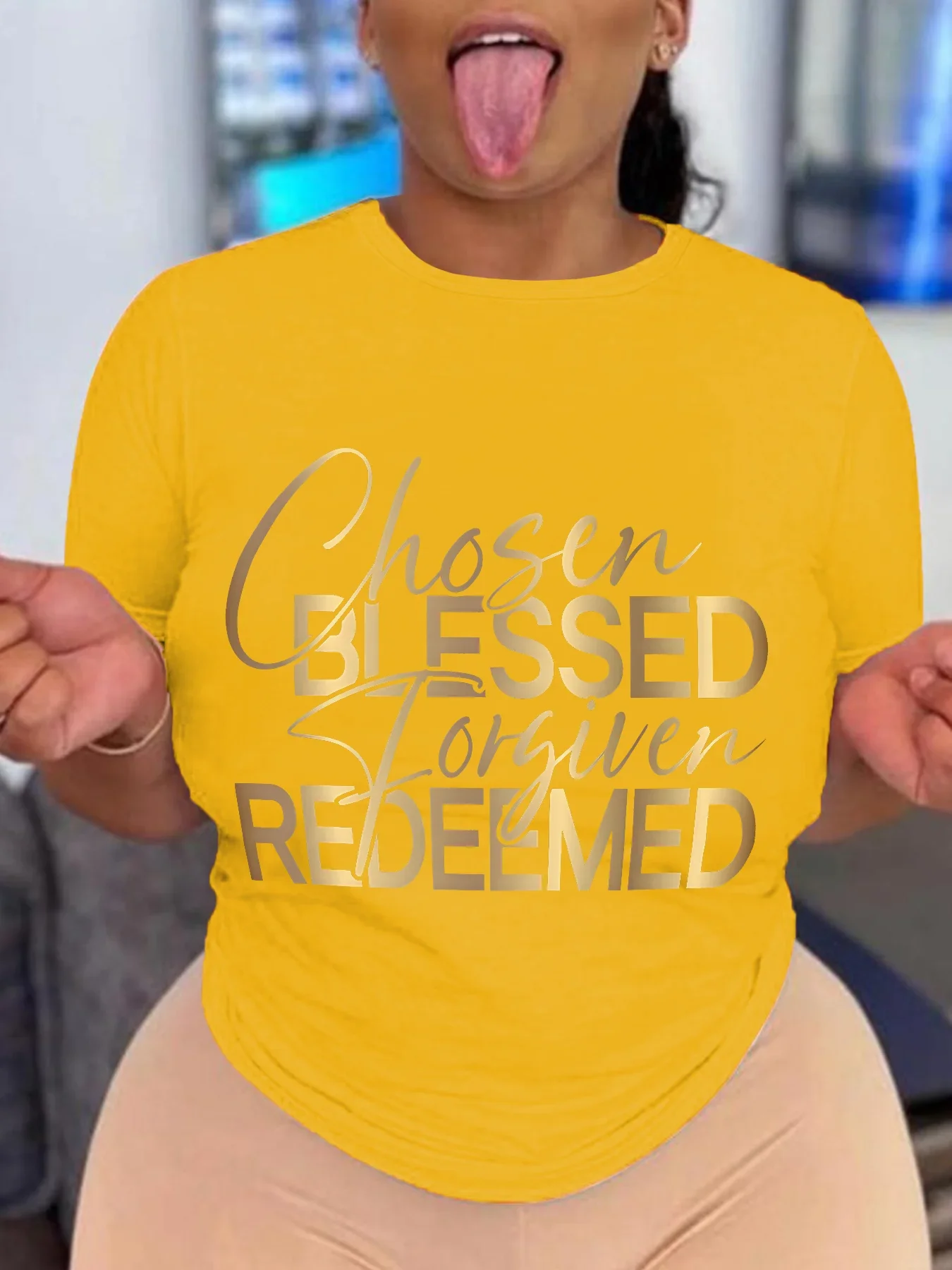 Plus Size Damska letnia koszulka z krótkim rękawem i okrągłym dekoltem T-Shirt z nadrukiem graficznym BLESSED REDEEMED Plus Size Fashion T-Shirt