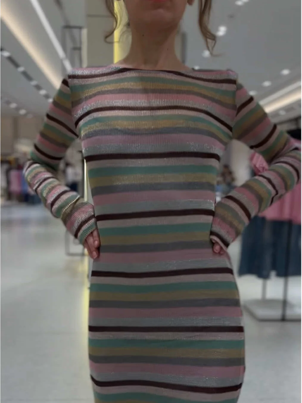 Europejski i amerykański styl jesień nowy trend w modzie prosta damska sukienka z długim rękawem w paski z metaliczną linią