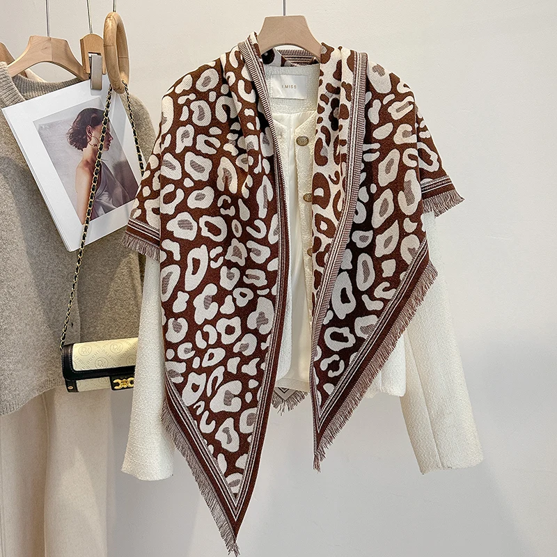 新しいファッションの冬用スカーフ（女性用） - レオパード柄のフェイクカシミア素材、厚手で柔らかいパシュミナ風スカーフ、暖かい女性用ショール