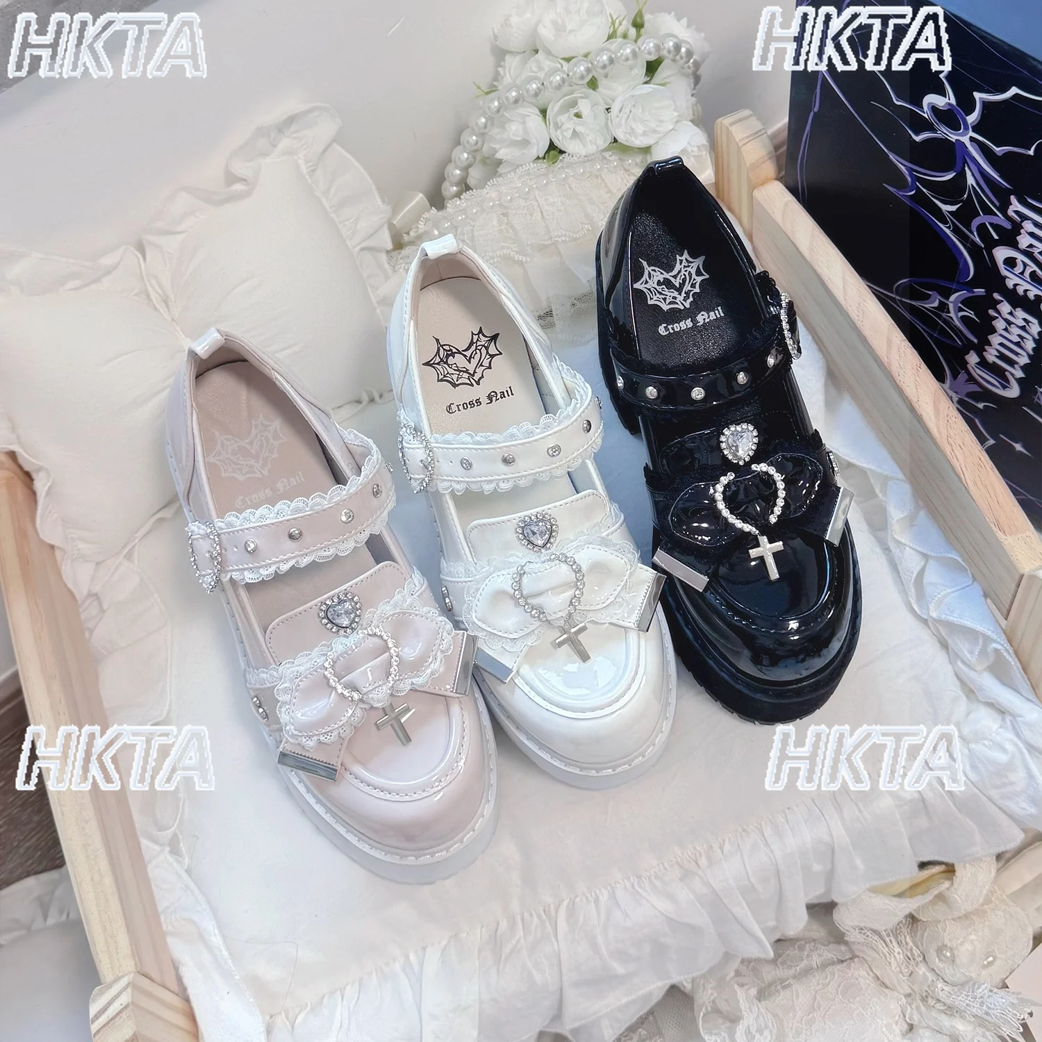 

Японские черные туфли Mass Produced со стразами и бантом для девочек, субкультура, кружевные туфли Лолиты на квадратном каблуке с круглой головкой, женские туфли-лодочки на высоком каблуке