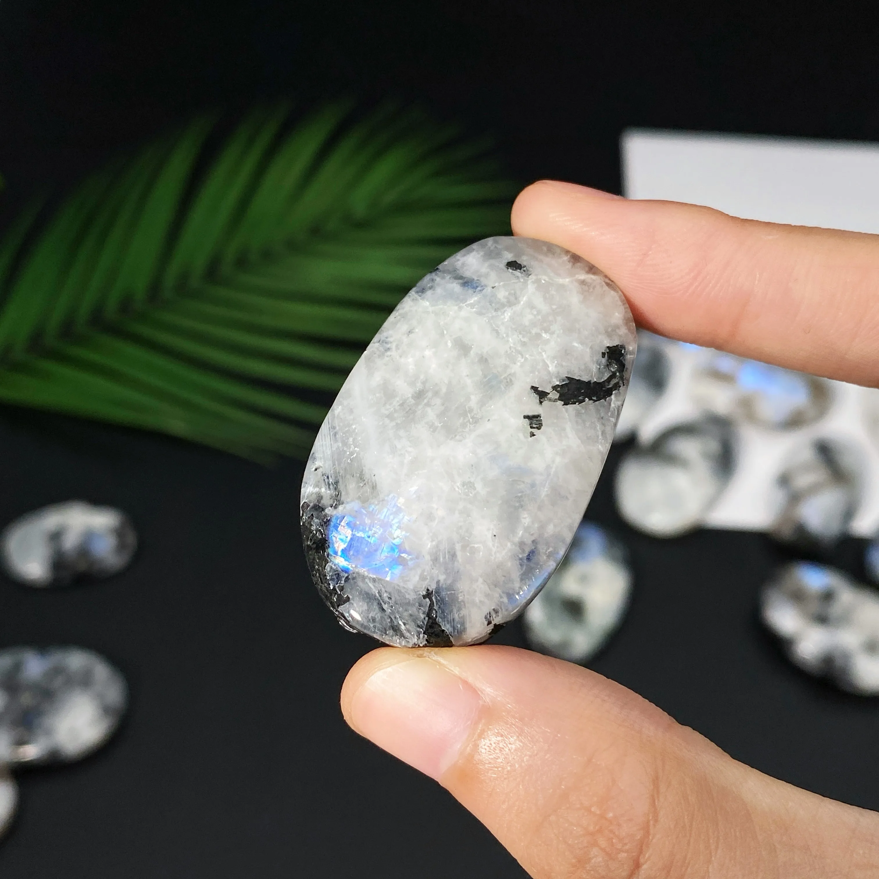 1 قطعة قوس قزح نادر حجر القمر حجر النخيل حجر القمر البيضاوي الكريستال الطبيعي الأحجار الكريمة الحقيقية ل FengShui شفاء التأمل ديكور المنزل