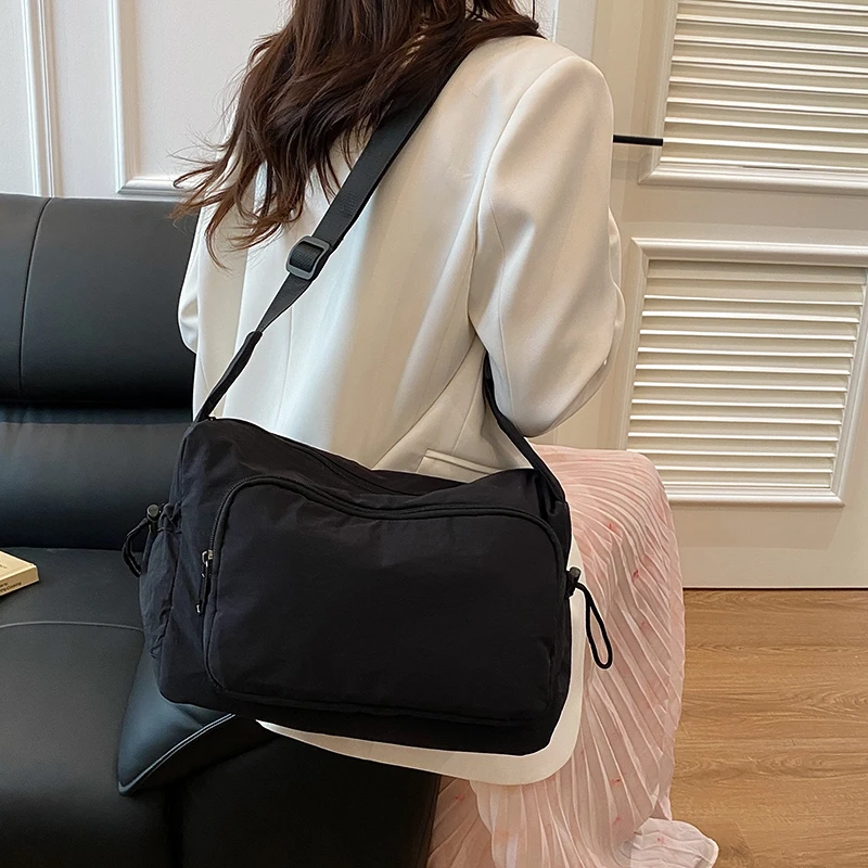 

Элегантная женская кожаная роскошная модельерская классическая сумка через плечо для современных городских видов