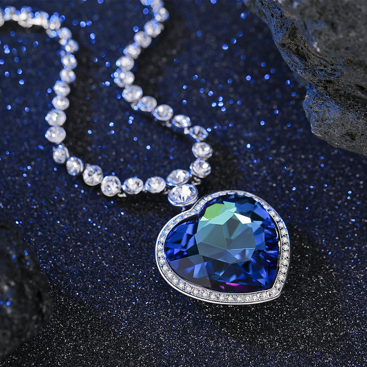 colar-luxuoso-coracao-do-oceano-titanic-para-mulheres-com-pingente-de-cristal-perfeito-para-presentes-de-dia-dos-namorados-e-ano-novo