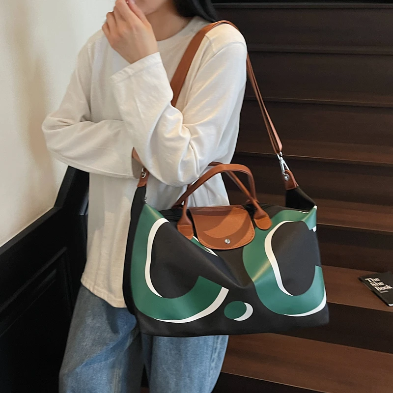 

Luxury Classic Minimalist Diaper Bag A Vintage Inspired Leather Shoulder Bag For The Elegant Stylish Commuter