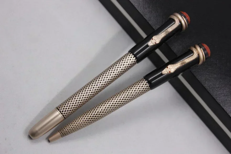 Pena Bolpoin Logam MB Kualitas Tinggi Pena Bola Rol Caneta Klip Ular Tatahan untuk Menulis Aksesori Kantor Bisnis