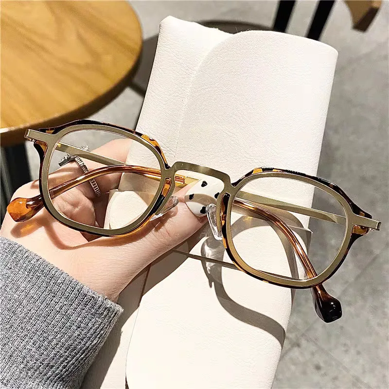 2025 NEUE Lesebrille Unisex HD Anti-Blaulicht Kleine Box Retro Polygonaler Metallrahmen Blockieren Blaues Licht