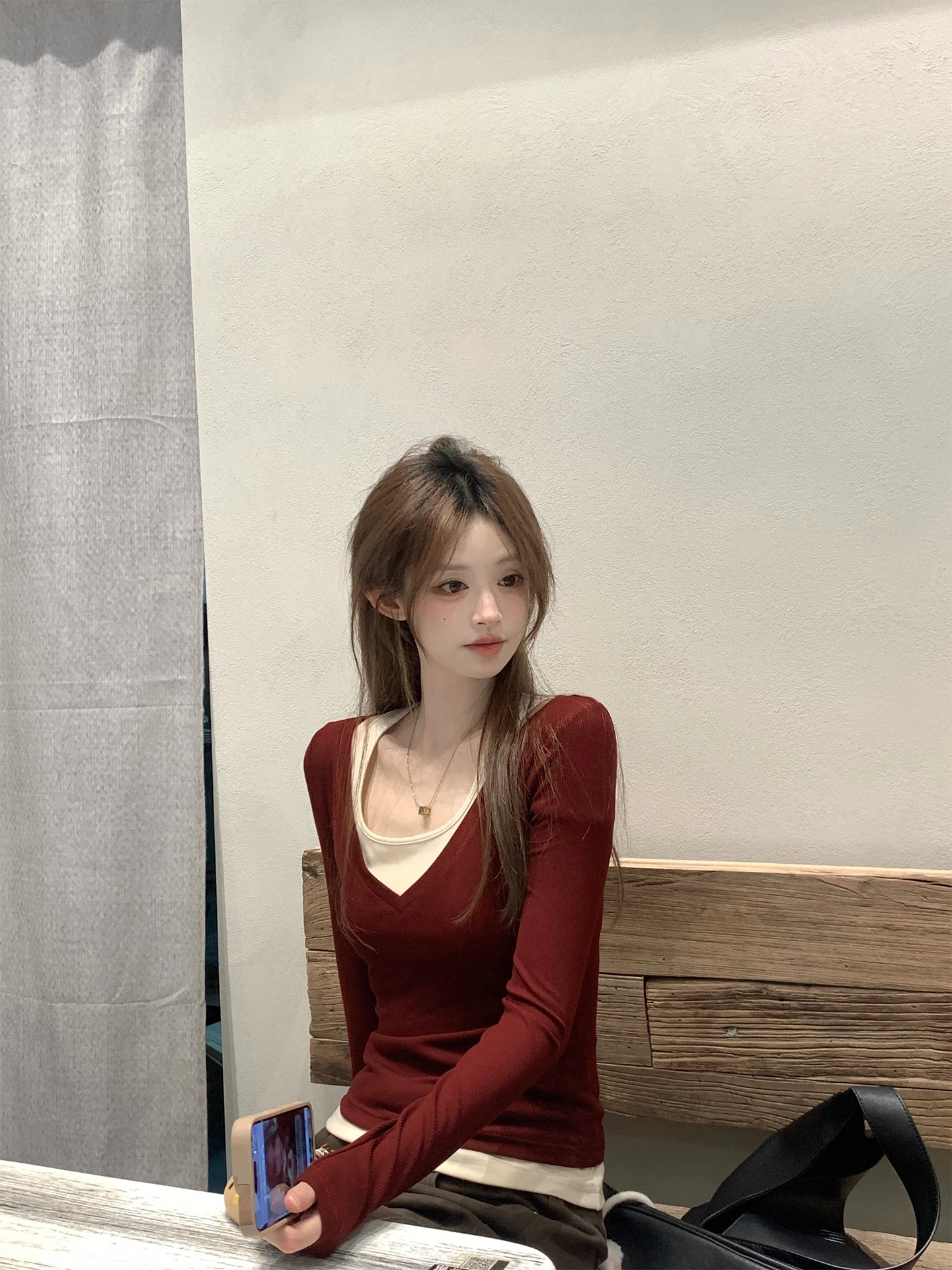 

Повседневная женская футболка с цветными блоками, облегающая, с U-образным вырезом, длинным рукавом, для осеннего сезона