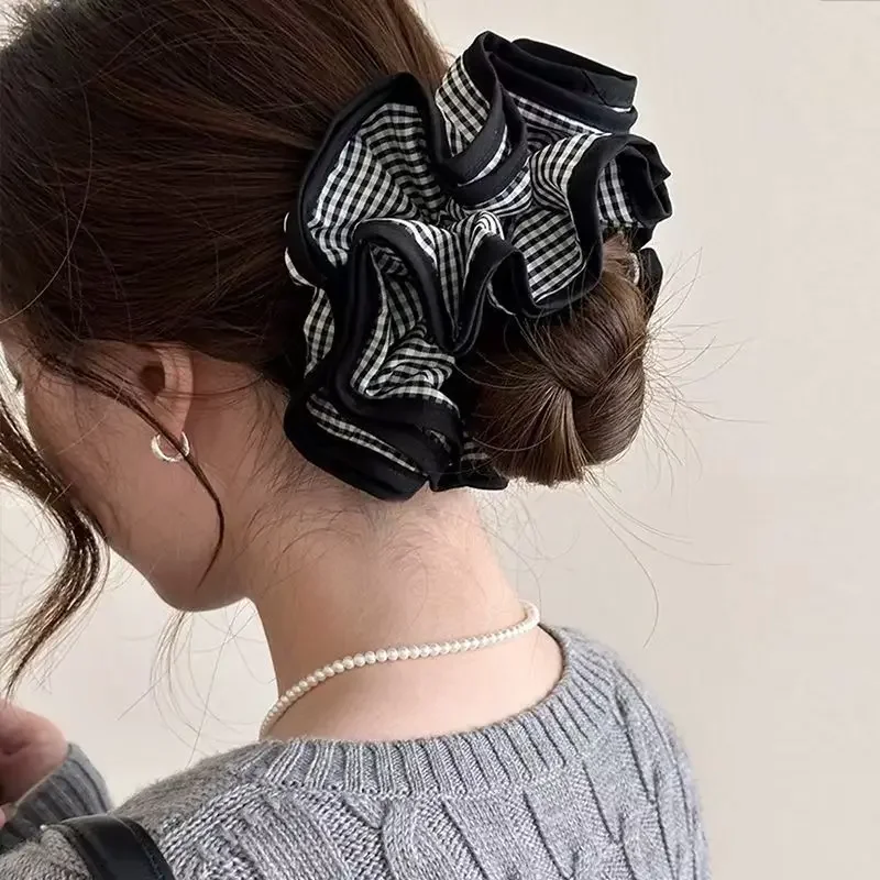 1pc Retro Fashion Black and White Checkered Large Intestine Hair Tie, Ins Sweet Pleated Oversized Flower Bud Hair Band Hair Tie - view 3