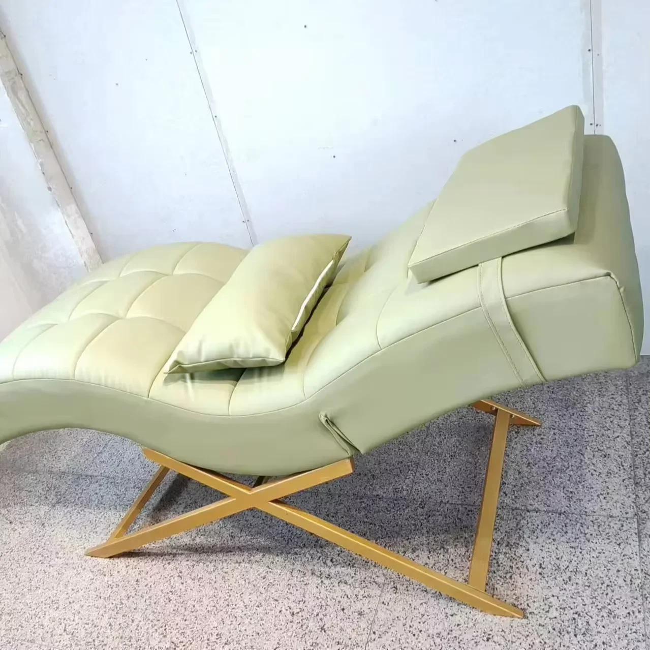 

Modern green leather gold metal base eyelash facial spa bed luxury adjustable headrest massage cosmetic bed