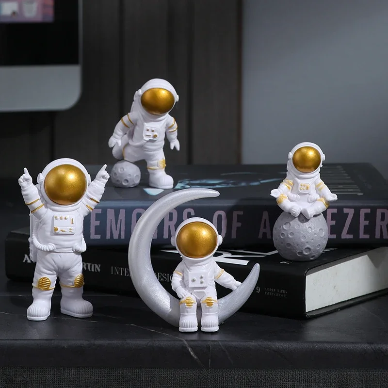 4pcs/set  Astronaut Statue Ornament Spaceman Figurines Desktop Home Decoration Astronaut Miniatures Model Car Decoration