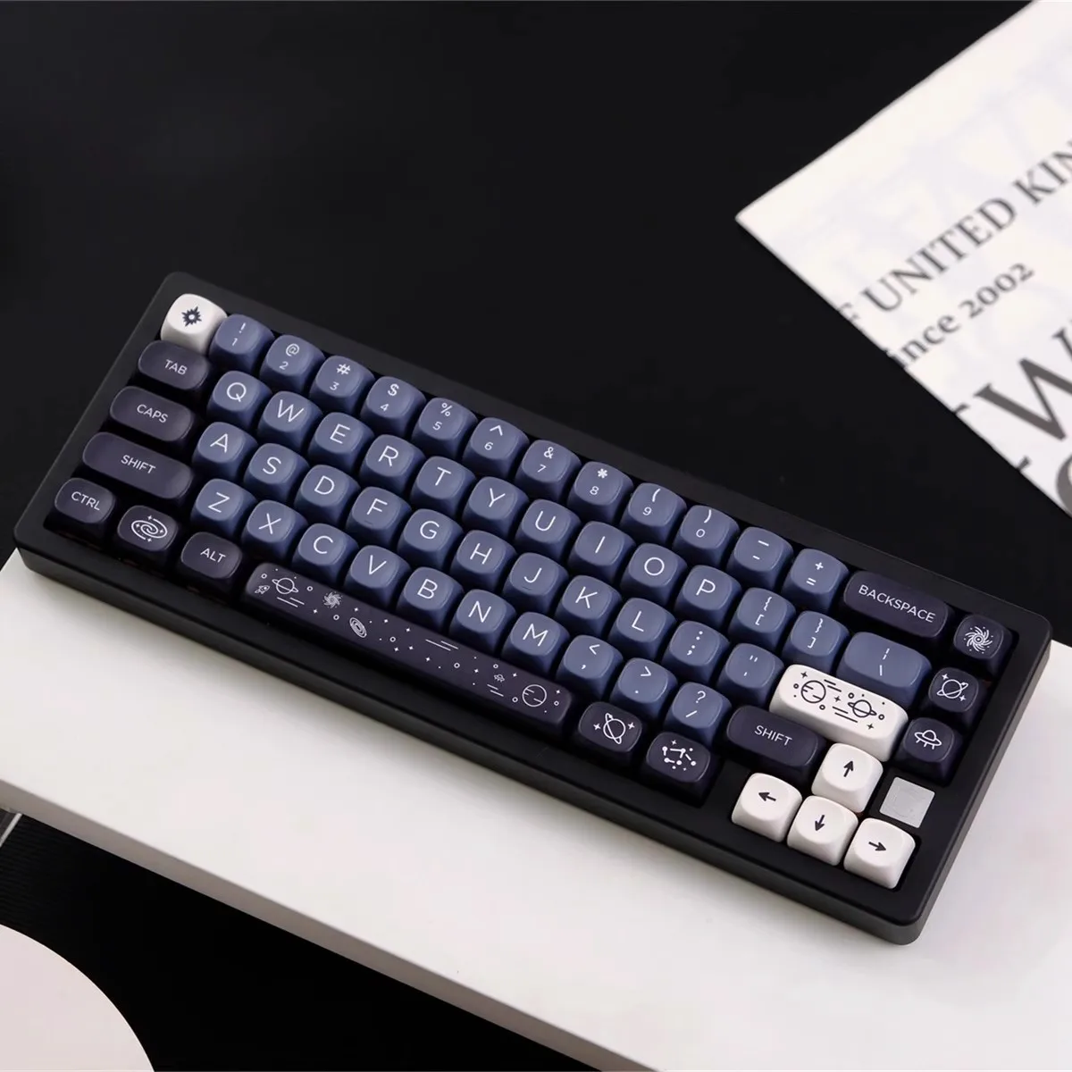 

Космические черные колпачки для клавиш MOA, черно-белые персонализированные сменные колпачки для игровых механических клавиатур PBT