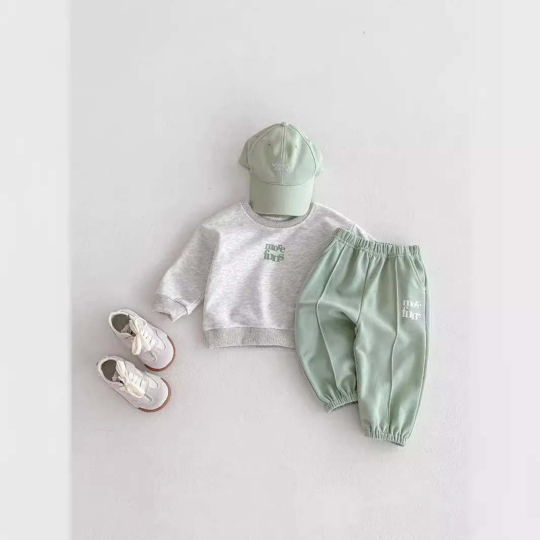 Young Children's Letter Casual Sports Set: Stylish Autumn kids baby New Cartoon Sweatshirt + Jogger Pants 4