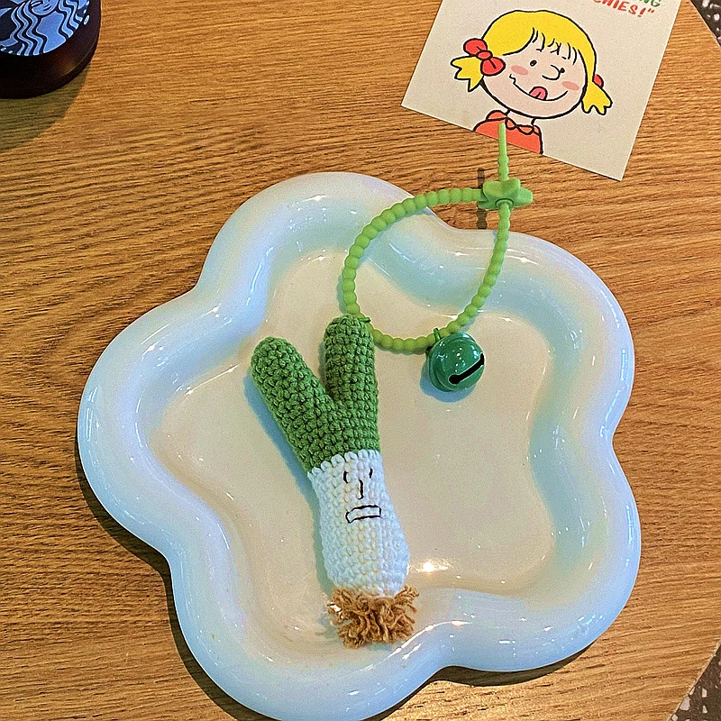 

Funny Vegetable Series Crochet Keychains Cute Expression Scallions Keychains Creative Knitting Vegetable Doll Keyrings Wholesale