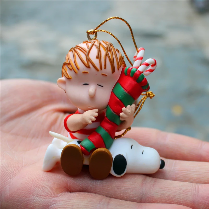 1piece 6cm Cartoon Peanuts Charlie Brown with snoopy Figure Model Toys Christmas tree ornament