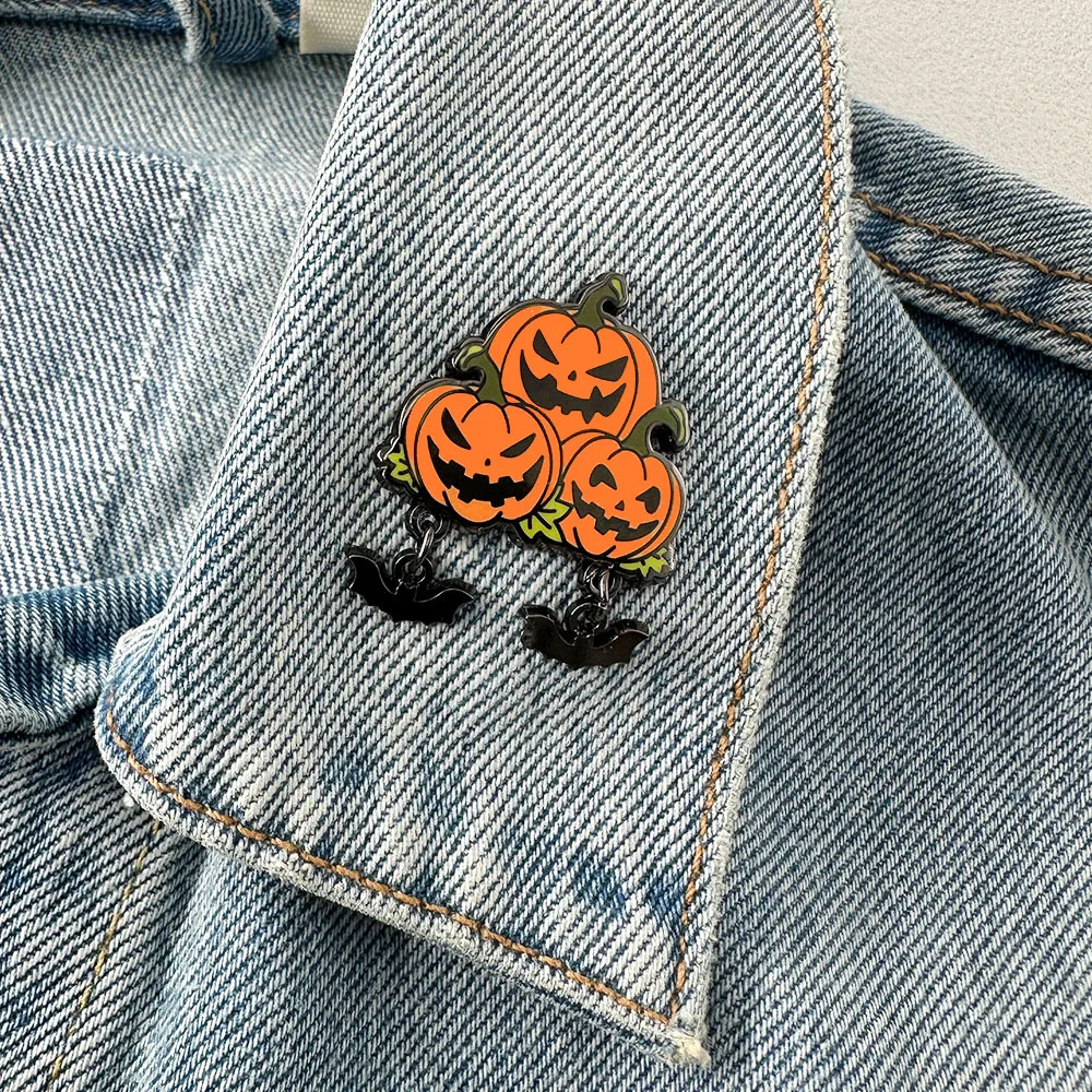 Halloween-Kürbisbrosche mit Fledermaus-Anhänger, Horror-Requisiten, Accessoires, Geschenke für Feiertagspartys – Detail 6