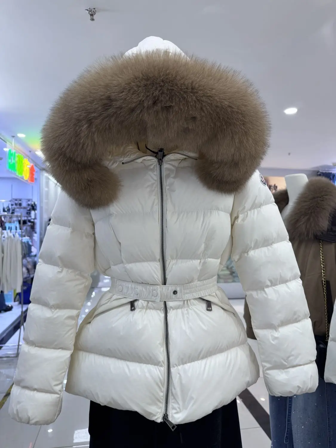 New 2026 waist down cotton jackets short white slim fit big fur collar puffer jacket winter coats women down jacket